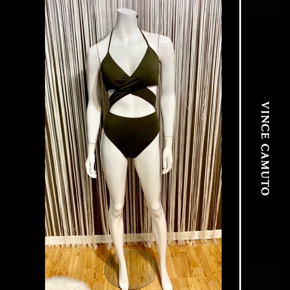 🔻SALE🔻VINCE CAMUTO🔹NEW CONDITION - Picture 1 of 10